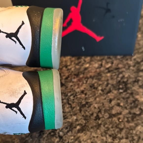 Jordan retro 5 White and Green Sneakers EUC 6 - Picture 8 of 13